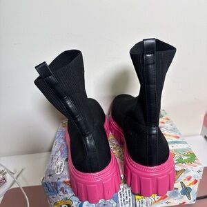 Stylish Black and Pink Women's Boots